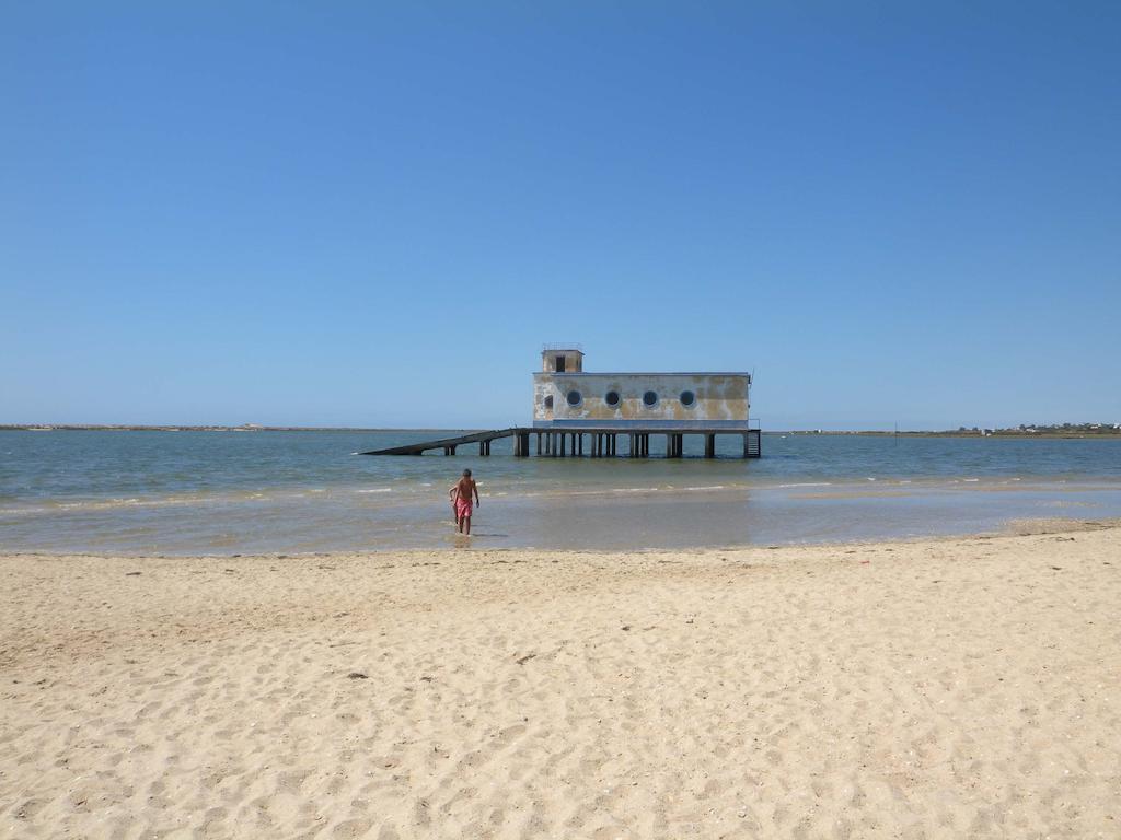 Fuzeta Beach Holiday Apartment ภายนอก รูปภาพ